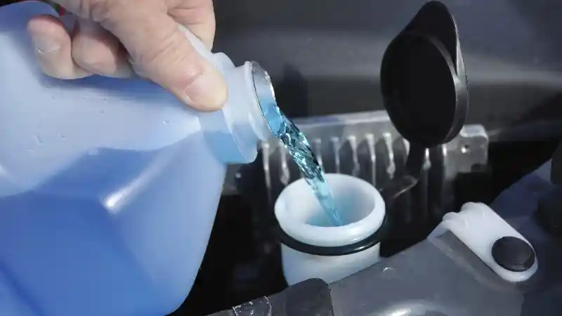 Foto - Keuntungan Menggunakan Liquid Wash Wiper Dibanding Air Biasa