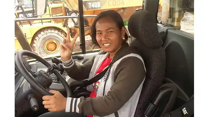 Berita - Wiwin Nayati, Cerita Perempuan Tangguh di Tambang Batubara (2)