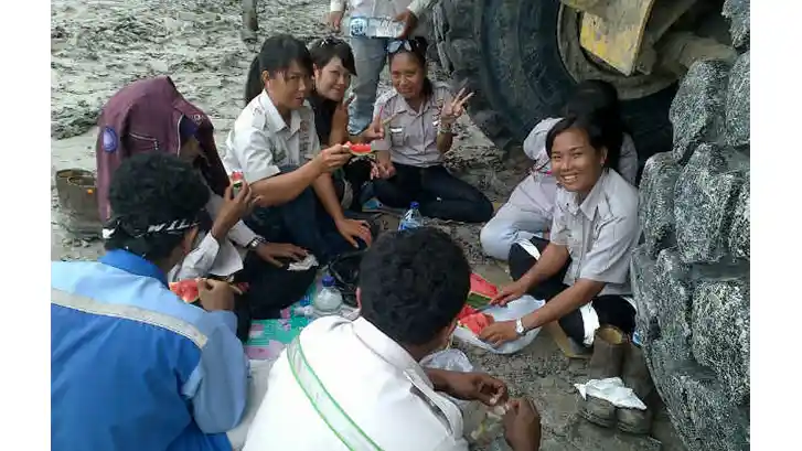 Berita - Wiwin Nayati, Cerita Perempuan Tangguh di Tambang Batubara (3)