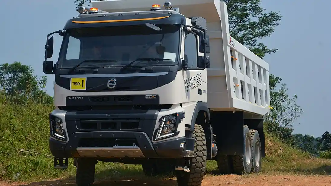 Truk - Mengenal Lebih Dekat Teknologi Dynamic Steering di Truk Volvo