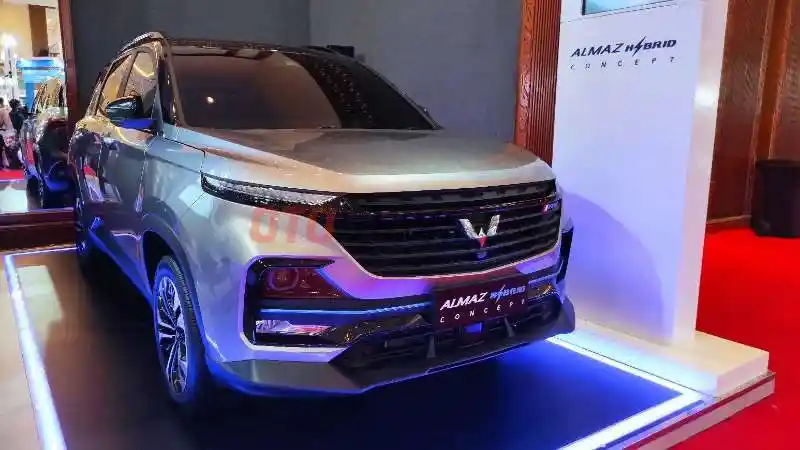 Foto - Satu Hari Setelah Debut Honda SUV RS, Wuling Almaz Hybrid Dipastikan Juga Meluncur