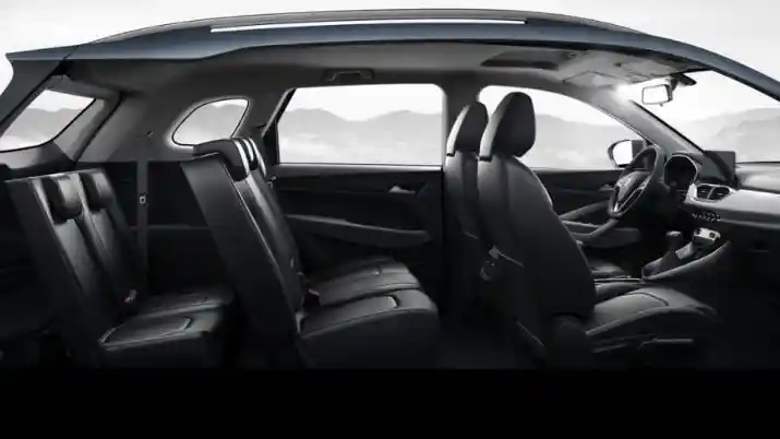 Foto - Wuling Almaz Versi Tiongkok Sudah Ada Varian 7 Seater
