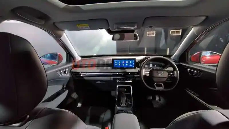 Foto - Wuling Alvez Sosok SUV Yang Pas Untuk Anak Muda?