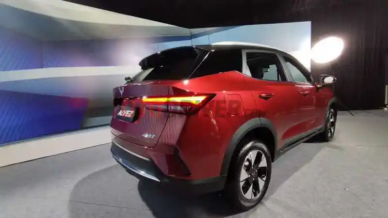 Foto - Wuling Alvez Sosok SUV Yang Pas Untuk Anak Muda?
