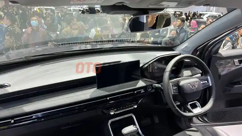 Foto - Wuling Alvez Resmi Dijual Mulai Rp 209 Juta, Siap Tantang HR-V dan Creta