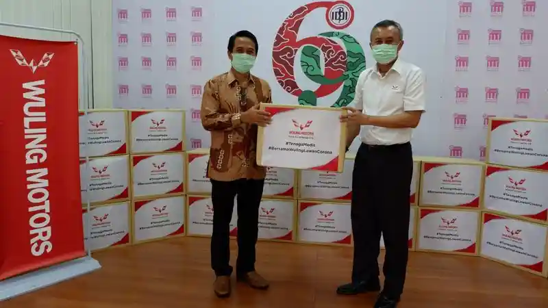 Foto - Seribu set APD dari Wuling