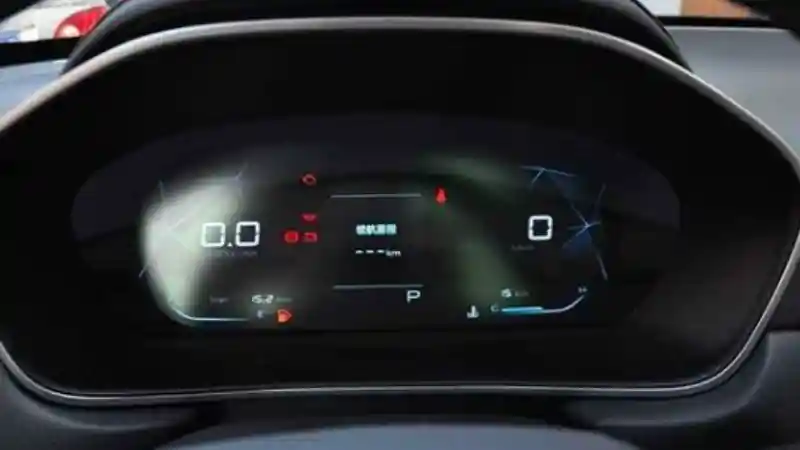 Foto - Wuling Almaz Dapati Penyegaran di Cina. Apa Saja yang Berubah?