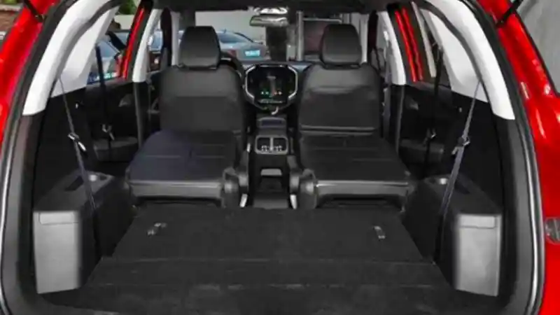 Foto - Wuling Almaz Dapati Penyegaran di Cina. Apa Saja yang Berubah?