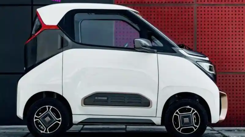 Foto - Wuling Telah Pamer E100 di GIIAS 2018, Baojun Siap Jual E200 Seharga LCGC