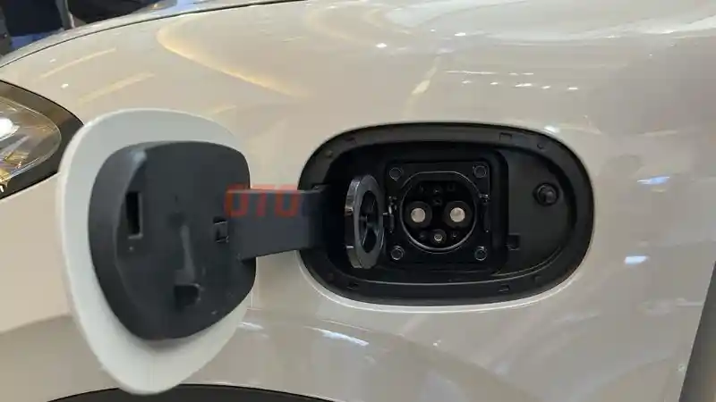 Foto - Wuling BinguoEV Gunakan Tipe Soket Fast Charging Yang Tak Umum