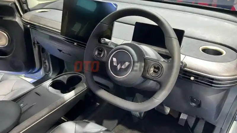 Foto - First Impression : Wuling Cloud EV, Mobil Listrik Termahal dan Termewah Wuling di Indonesia