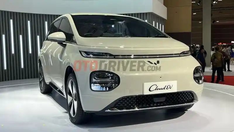 Mobil Listrik - Wuling Cloud EV Potensi Besar Diterima Jadi Pilihan Mobil Listrik Keluarga