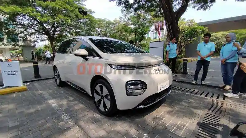 First Drive - First Drive Wuling Cloud EV. Model Terbesar Dengan Desain Minimalis