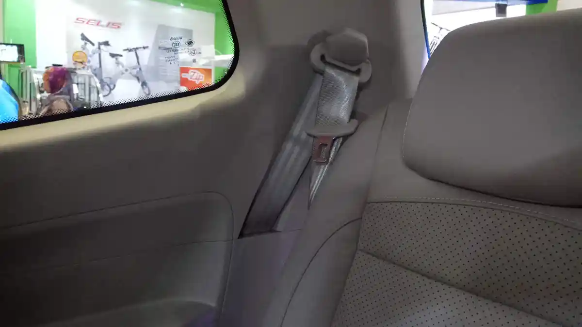 Foto - Airbag dan Seatbelt Wuling Confero Buatan Tiongkok, Bagaimana Kekuatannya?