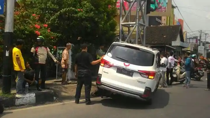 Foto - Confero dan Xpander Kecelakaan Dalam Sehari. Ini Kata Pakar Safety Driving
