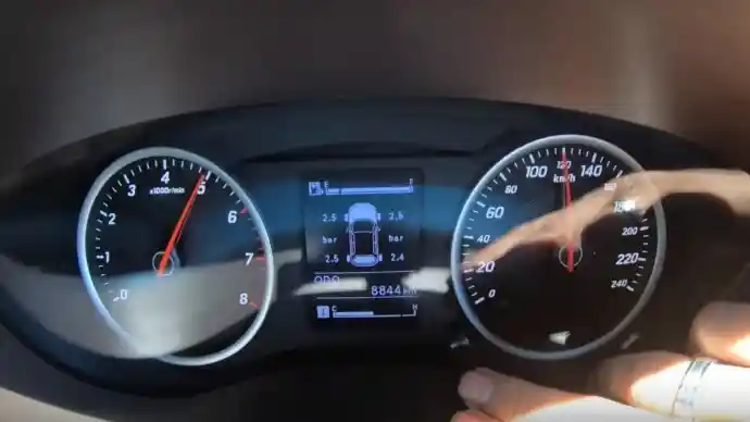 Foto - Catatan Penyiksaan Wuling Cortez 1.5 di Sentul (Bagian 1)