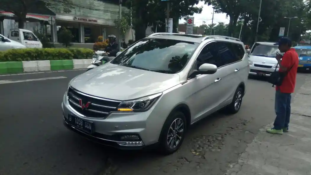 Foto - Pilih Isuzu Panther Atau Mobil-Mobil ini?