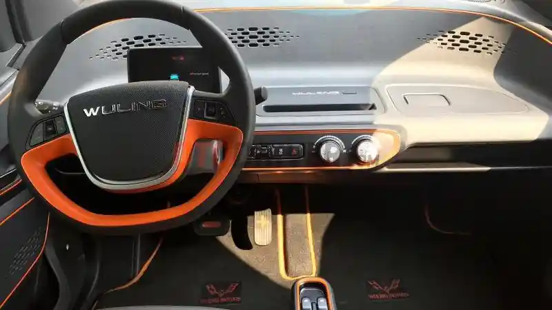 Foto - Wuling Akan Perkenalkan 2 Mobil Listrik Besok