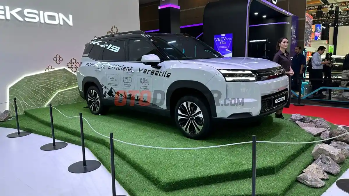 Foto - Wuling Eksion Diperkenalkan, Ada Versi EV dan PHEV