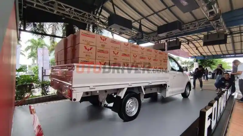 Foto - Wuling Resmi Luncurkan Rival Daihatsu Granmax Pikap