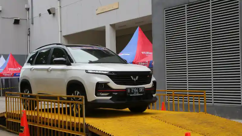 Foto - Wuling Unjuk Gigi Dan Tebar Pesona Di GIIAS 2021