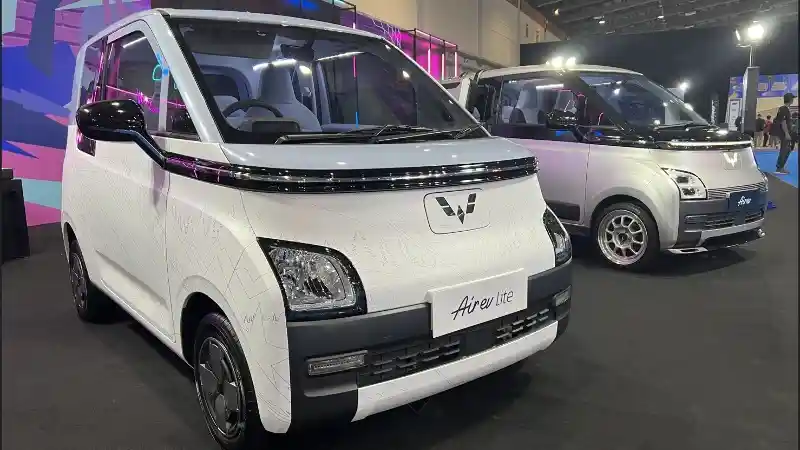 Foto - Wuling Tampilkan Versi Modifikasi Air ev dan Alvez di Ajang IMX 2023