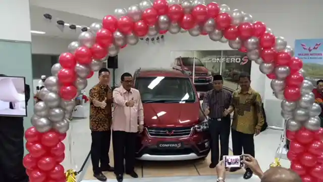 Berita - Dealer Wuling Resmi Berdiri di Pekanbaru, Berapa Harga Confero Termurah?