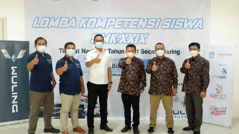 Foto - Tebar Benih Unggul Masa Depan, Wuling Dukung Lomba Komentensi Siswa SMK Tingkat Nasional