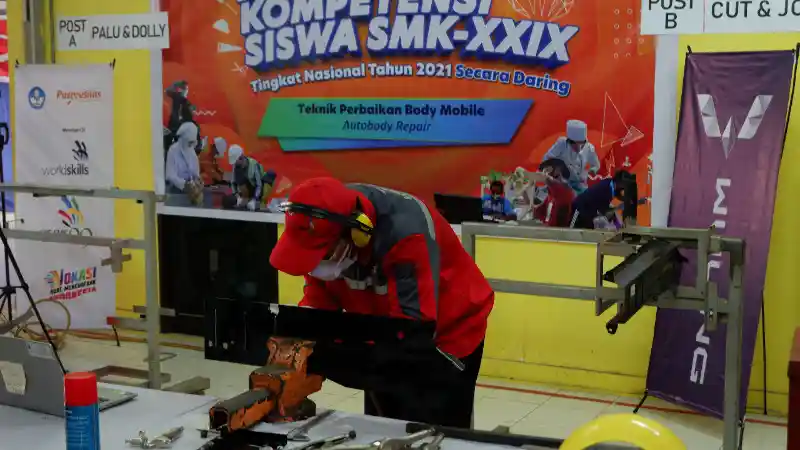 Foto - Tebar Benih Unggul Masa Depan, Wuling Dukung Lomba Komentensi Siswa SMK Tingkat Nasional