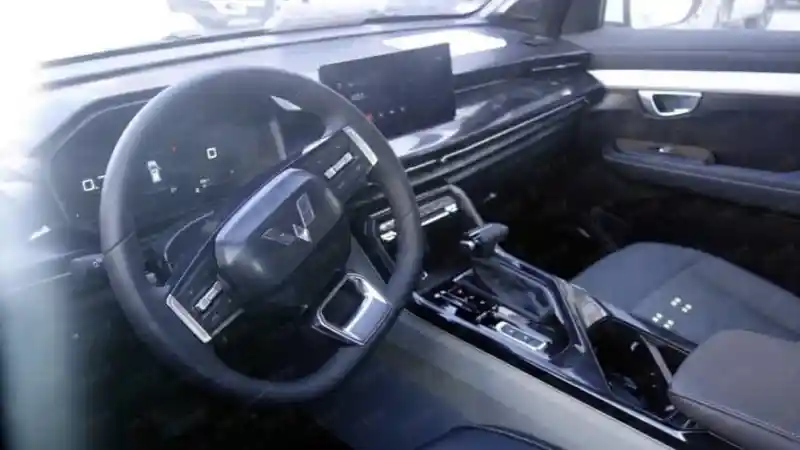 Foto - Perkenalkan Wuling Xingchen, SUV Adiknya Almaz