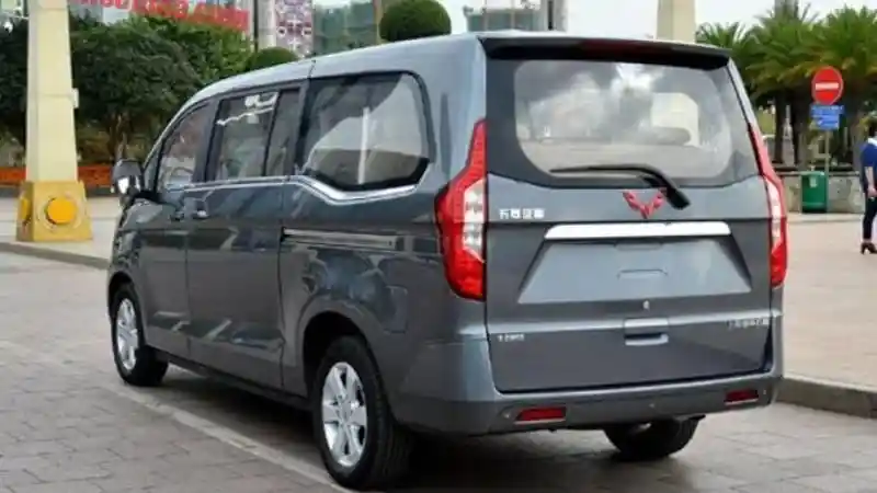 Foto - Wuling Pasarkan MPV 9 Penumpang Dengan Harga Tak Sampai Rp 200 Juta