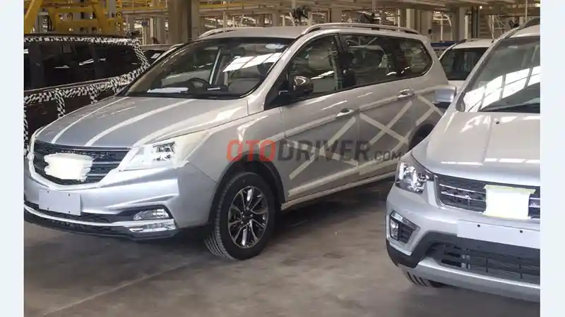 Berita - SPY SHOT: Dua MPV Wuling Di Pabrik Cikarang
