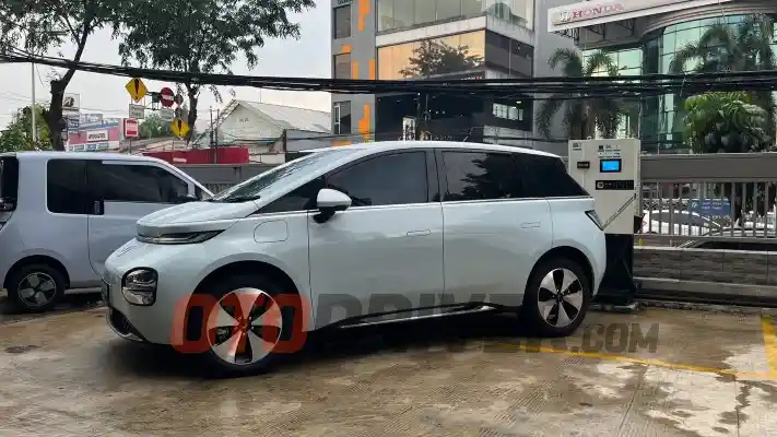 Foto - Menjajal DC Fast Charging GB/T Milik Wuling Yang Hanya Ada 6 Titik Di Indonesia Saat Ini