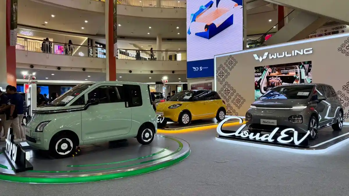 Foto - Wuling Cortez Darion Jadi Pusat Perhatian Di Pameran Wuling Perdana Setelah GIIAS