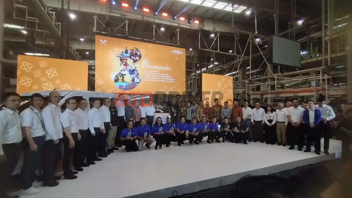 Foto - 8 Tahun Wuling di Indonesia, Mulai Jual Confero Hingga Kini Ekspor Almaz
