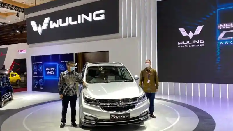 Foto - Wuling Pamerkan New Cortez Di Ajang IIMS Hybrid 2022