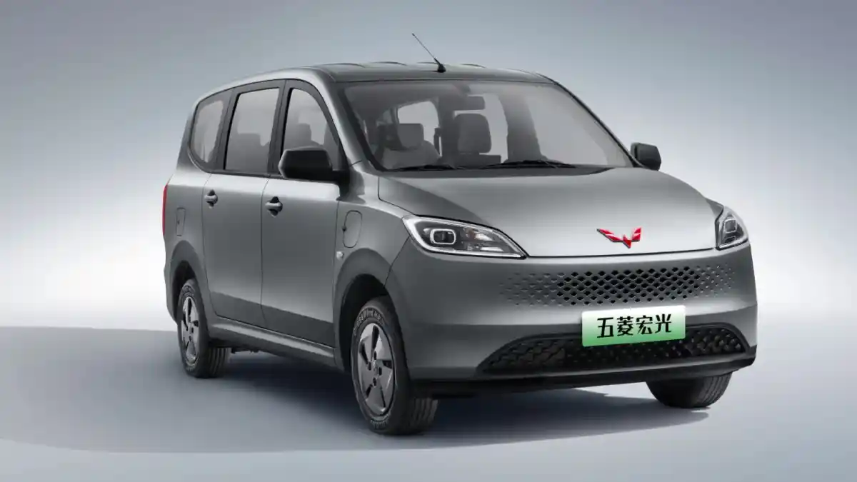 Berita - Jadi Mobil Hybrid Termurah Di China, Adakah Kemungkinan Wuling Hongguang Masuk Ke Indonesia?