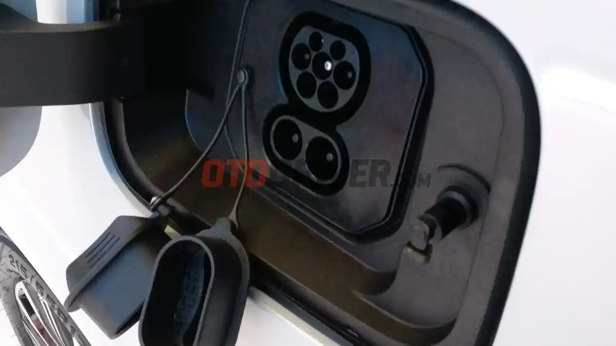 Foto - Harga Rp 350 Jutaan, Simak Hal-Hal Menarik Wuling Darion