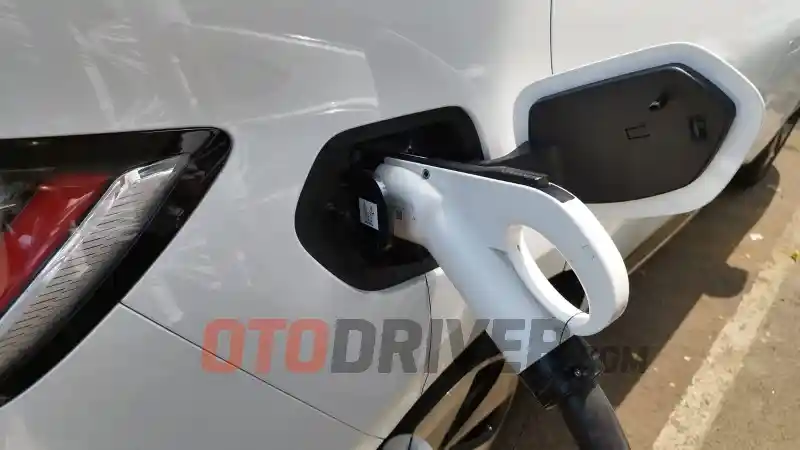 Berita - Perkantoran dan Hotel di China Mulai Larang Mobil Listrik Parkir di Basement, Apa Penyebabnya?