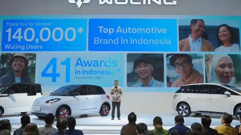 Foto - Tujuh Tahun Di Indonesia Wuling Telah Produksi Ratusan Ribu Mobil