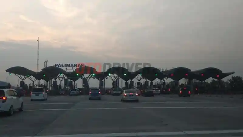 Foto - Mudik in Style 2019: Belasan Jam Dengan Almaz dari Jakarta Sampai Kampung Halaman