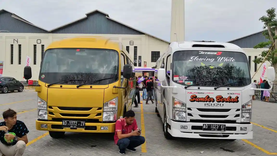 Foto - Jambore Nasional I EMCI Dibuka dengan Acara Potong Tumpeng, Malamnya Goyang Bareng Nella Kharisma 