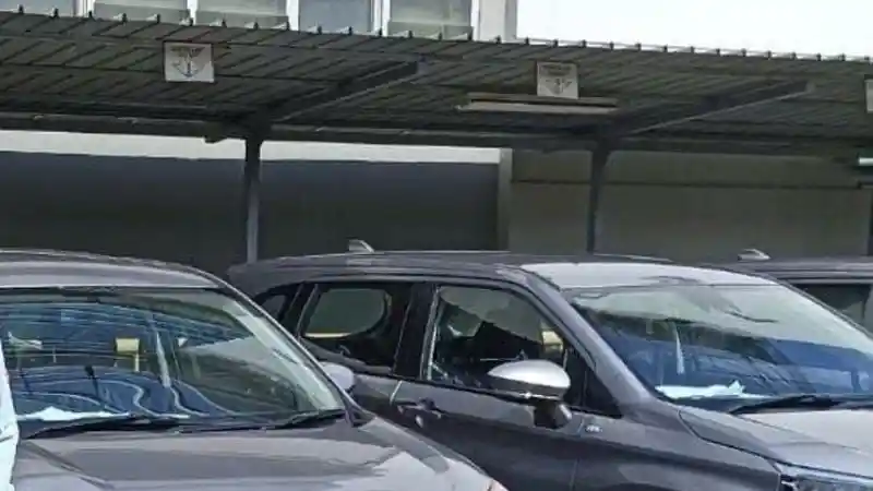 Foto - Penampakan Daihatsu All New Xenia, Varian Dengan Garis Merah. Model ADS?