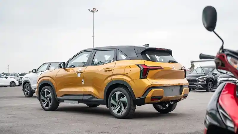 Foto - Mitsubishi XForce Telah Sampai Di Vietnam. Punya Fitur ADAS