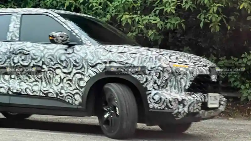 Foto - SPY SHOT: Mitsubishi XForce, Dengan Mesin Hybrid?