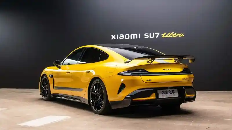 Foto - Xiaomi SU7 Ultra, Diklaim Mobil 4 Pintu Massal Tercepat Di Bumi