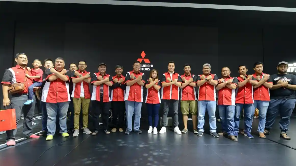 Foto - Komunitas Mitsubishi Xpander Angkat Rifat Sungkar Jadi Anggota Kehormatan