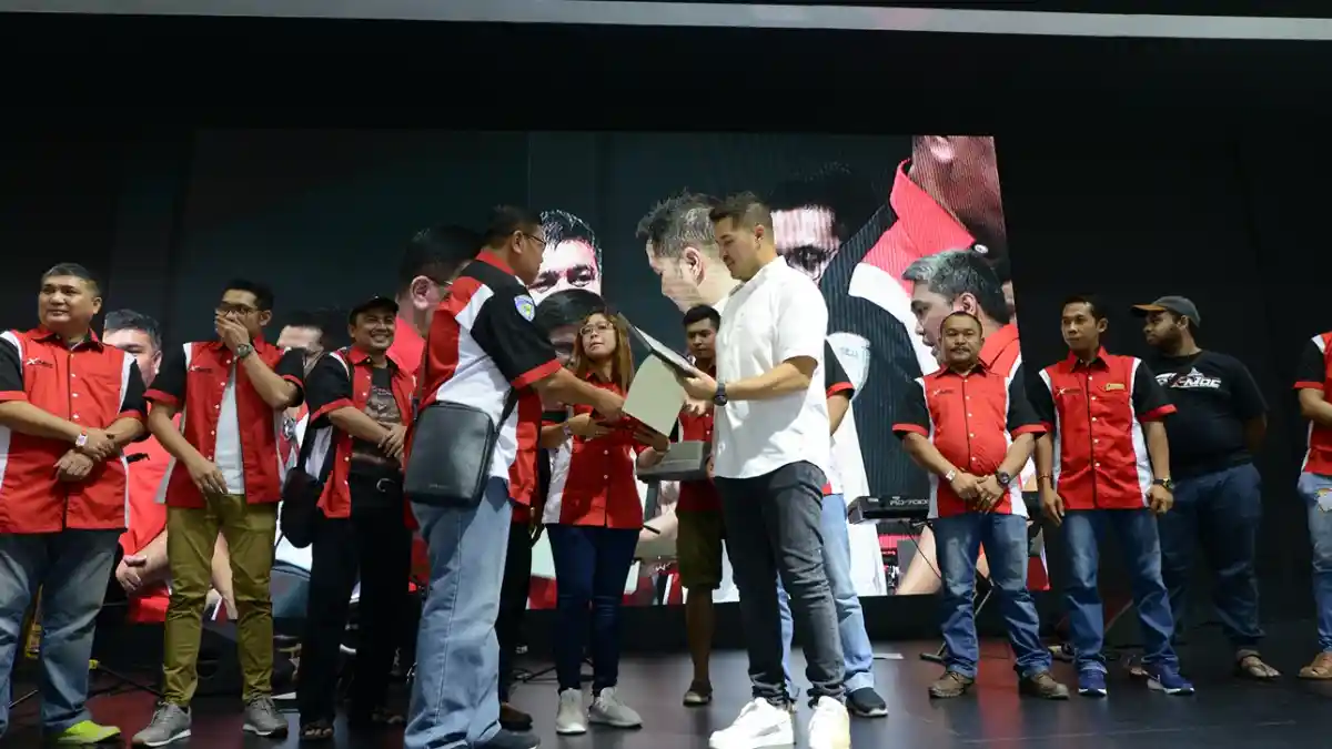 Berita - Komunitas Mitsubishi Xpander Angkat Rifat Sungkar Jadi Anggota Kehormatan