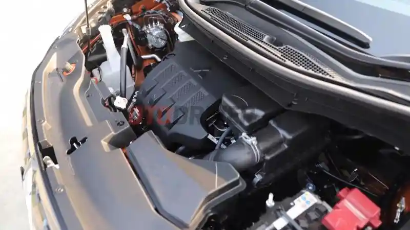 Foto - Komparasi Spek Suzuki XL7 VS Mitsubishi Xpander Cross