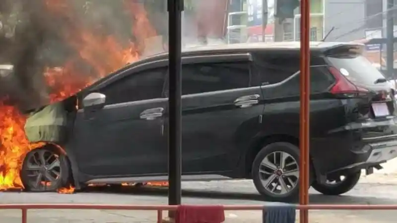 Tips - Hubungan Overheat Dengan Mobil Terbakar